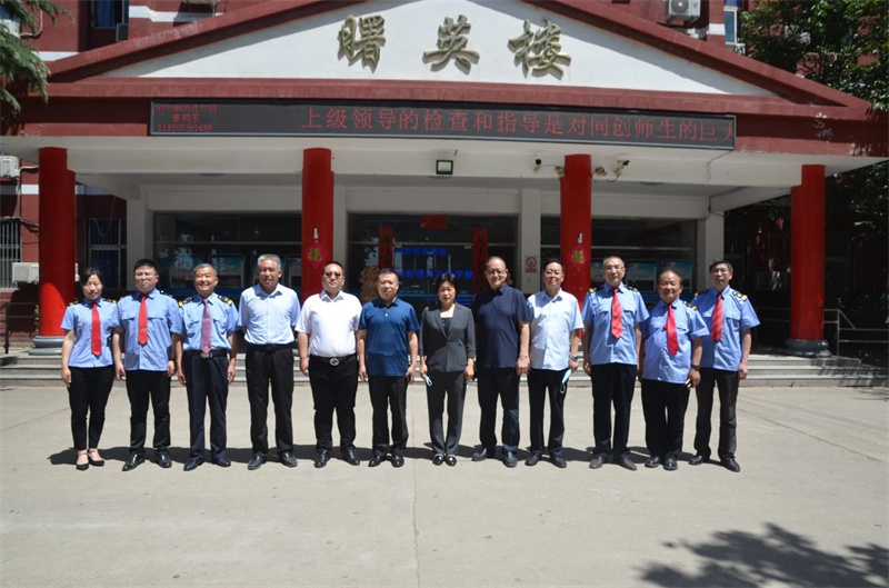 2022年5月8日 石家庄市政协副主席邓小梅到学校调研.jpg